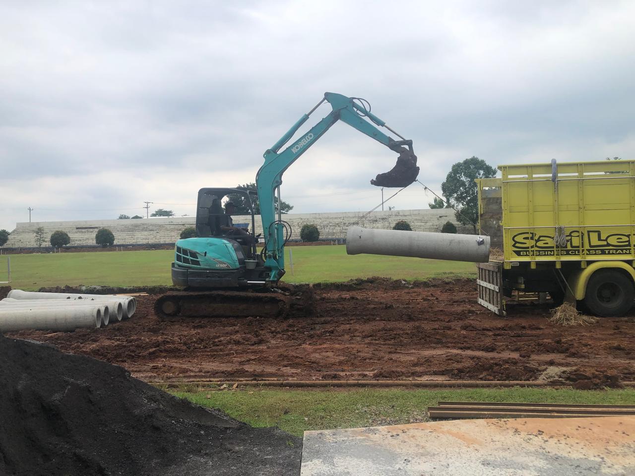Sewa excavator batang berkualitas untuk proyek penggalian cepat dan efisien, layanan terpercaya di Indonesia