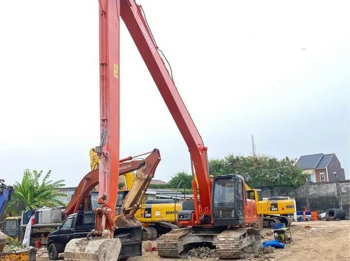 sewa excavator brebes 2026