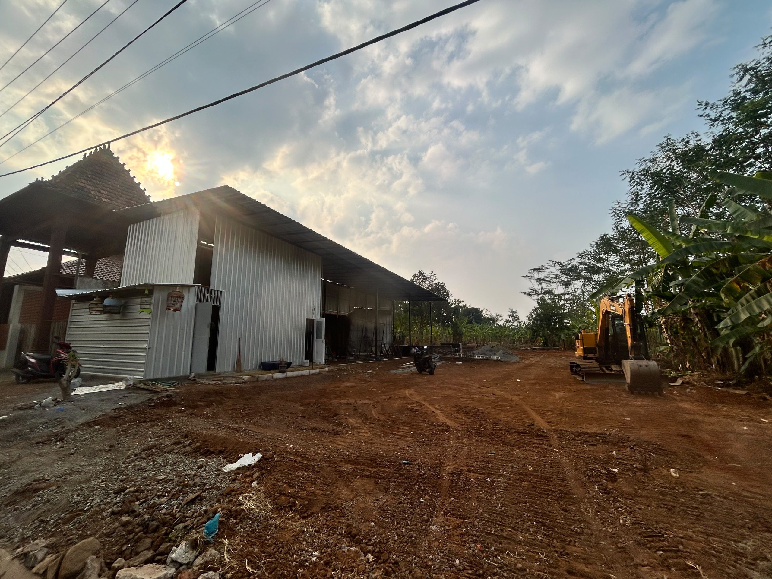 sewa excavator kuningan